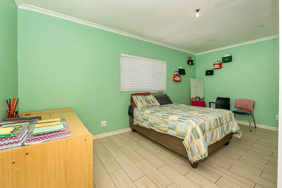 4 Bedroom Property for Sale in Grassy Park Western Cape